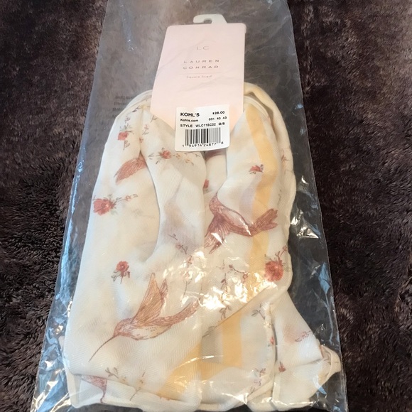 COPY - NWT LC Lauren Conrad hummingbird square scarf - Picture 2 of 3